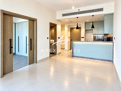 Golf Community | High Floor | Ideal Location