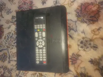 My StarHub / cable TV set-top box with remote - used