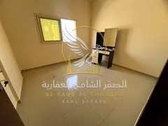 Apartment with one bedroom and a living room; sandy parking available; free maintenance; spacious la