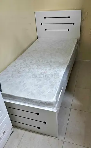 Single bed with mattress