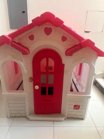 Step2 Sweetheart Playhouse - Pink and White Kids Play House (Used, very Good Condition)