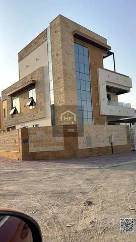 فرصة مميزة بموقع كورنر فيلا تشطيب شخصي شامل رسوم الكهرباء والمياة.