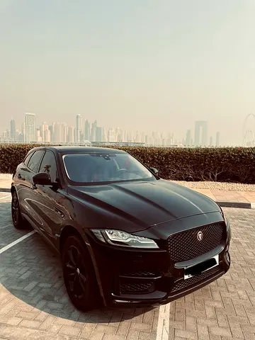 BLACK Jaguar F-Pace R-Sport 2019 | GCC Specs | dealer warranty 2027