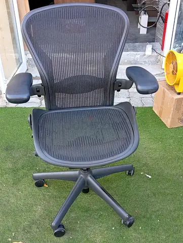 hereman miller Aeron size B