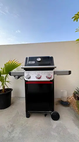 Weber Spirit E-335 Gas BBQ Grill – Like New, all gear needed to bbq included
