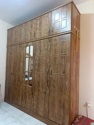 Cupboard 5 doors and up storage