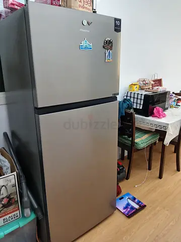 Hisense 2-Door Top Freezer Refrigerator - Silver, Good Condition