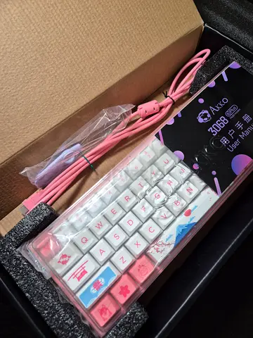 AKKO gaming keyboard 3068B Multi-modes World Tour - Tokyo R2 wirless and Bluetooth