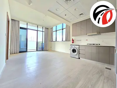 Corner unit / beautiful apt / pool view / downtown view