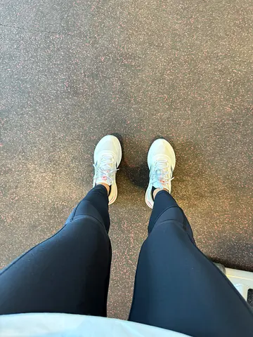 Gym shoes