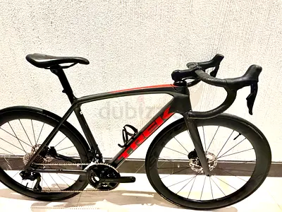 Trek Emonda-SL06- Pro- full carbon bike Shimano 105 -12* 2 speed - di2- electric shifter1 disc brake