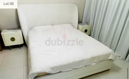 Upholstered bed With mattress