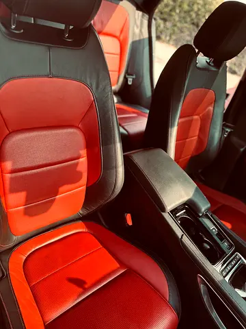 صورة 7 لـ 2019 Jaguar F-PACE