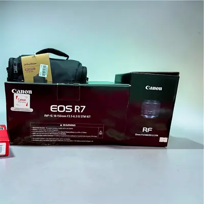 Canon EOS R7 with RF-S 18-150mm kit + RF 35mm F1.8 Macro (boxed)
