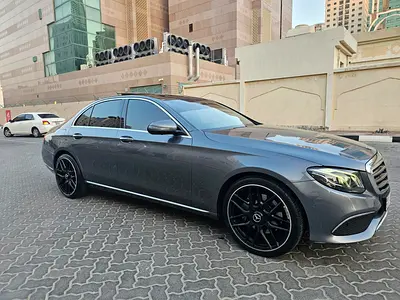 2019 Mercedes-BENZ E-CLASS photo 3