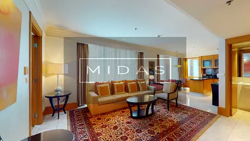 Prime Location I Luxury I Spacious I Near Mall