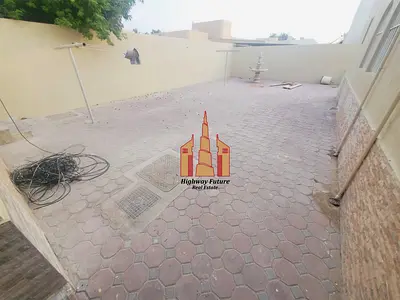 5 Bed room hall majlis big yard in halwan area 85k last