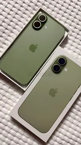 Apple iPhone 17 256 GB Green Excellent Condition. Less than a year old under warranty 93% battery