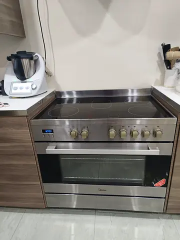 Midea Electric Cooker with Ceramic Hob and Large Oven like New