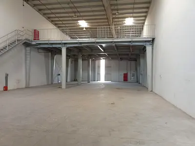 Warehouse for Rent – Practical Space with High Mezzanine