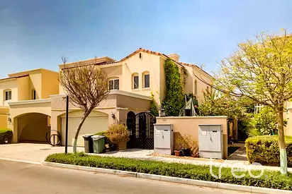 Spacious | Closed Garage | Corner-unit
