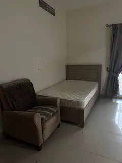 Executive ladies bedspace available near madina mall