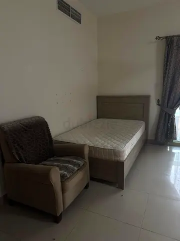 Executive ladies bedspace available near madina mall