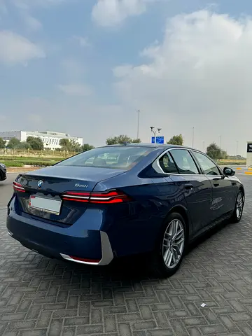 BMW 520i 2024 , under service and warranty package