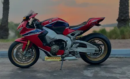Honda CBR1000 RR fire blade