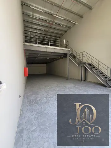 Industrial Warehouse for Rent – Ajman Industrial Area ✅ Mezzanine included ✅ 3-Phase Electricity (18–20 KVA) ✅ Total Area: 3,240 sq.ft. (1,905 sq.ft.