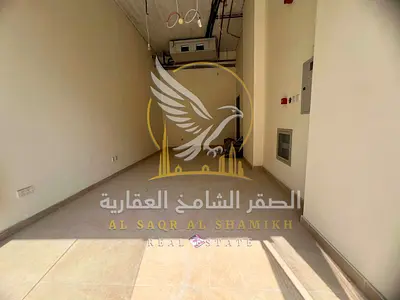 محل تجاري للإيجار في القليعة الشارقة مساحة 700 قدم مربع 4 دفعات ويتميز بمساحة مناسبة لتأسيس وتشغيل مختلف الأنشطة التجارية