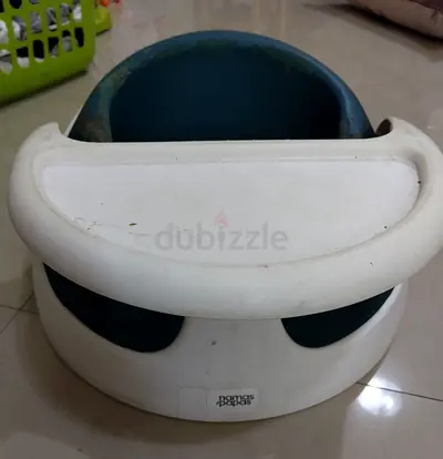 Mamas & Papas baby snugseat with tray - used