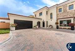 Fully Renovated and Remodelled Villa on Golf Course