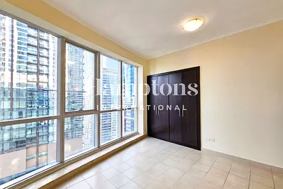 High Floor | Vacant | Next to Metro