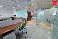 3 parkings | Vacant | Pantry | Washroom