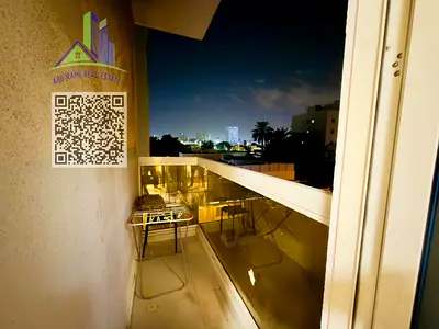 غرفة وصالة بفرش جديد، حمامان وبلكونة وتكييف مركزي، خلف مستشفى ثومبي في النعيمية 1، وسهولة الوصول لدبي والشارقة.