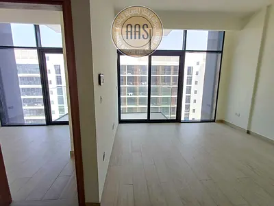 Luxurious and spacious 1BHK only 68K with fully fitted kitchen ready to move