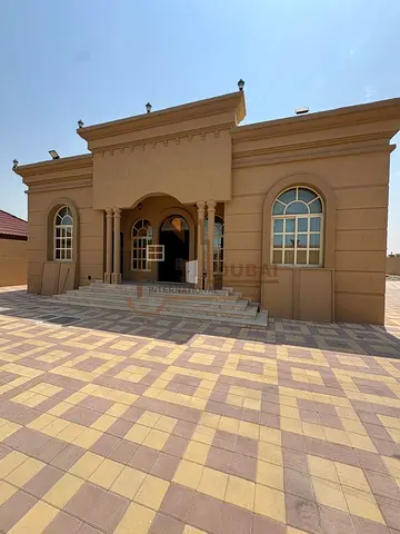 like brand new ground-floor villa in old Refaa, RAK