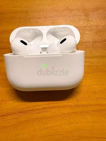 Apple AirPods Pro 2 nd generation (White) with Charging Case - Good Condition