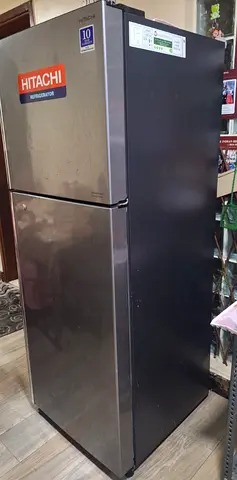 Hitachi NOT WORKING (FRIDGE)Refrigerator -ONLY 3 YEARS OLD!!! (Invoice Included) NOT WORKING