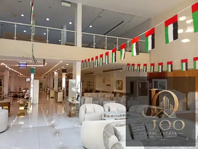 شوروم 12,000 قدم مربع | 600,000 درهم سنويًا | كهرباء 30 KW | الجرف الصناعية 1 – مقابل السوق الصيني