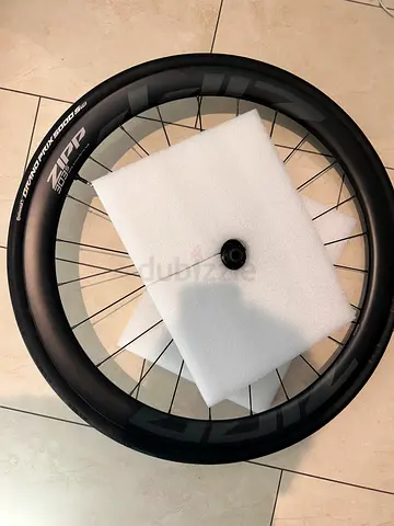 Zipp 303s Carbon 45mm Rear wheel only brand new condition