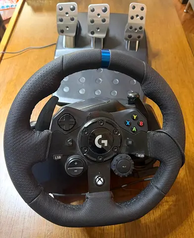 Logitech G923 for xbox only Driving Wheel with Pedals — Good Condition