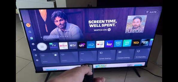 Hisense 43-inch Smart TV in excellent working condition | Location: Dubai Marina