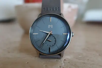 Minimalist Men's Analog Watch with Grey Dial and Leather Strap