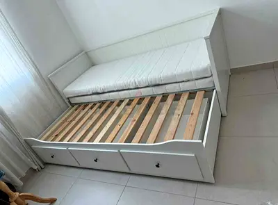 IKEA Hamnes day bed with 2 mattress and 3store drawers underneath is available excellent condition