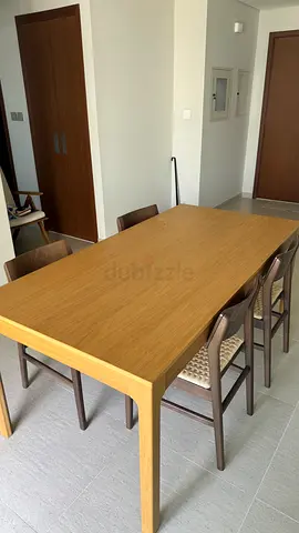 Dining table and 4 chairs