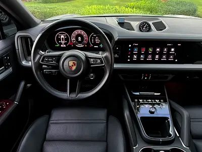 صورة 9 لـ 2024 Porsche CAYENNE