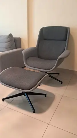 Gray Upholstered Lounge Chair with Ottoman - Comfortable Modern Design