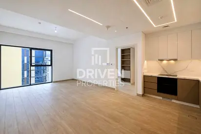 Premium Apt and High Floor | Five Star Living